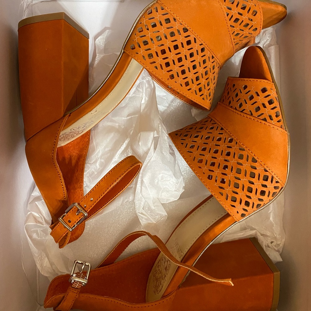 Vince camuto burnt orange heels size 8.5